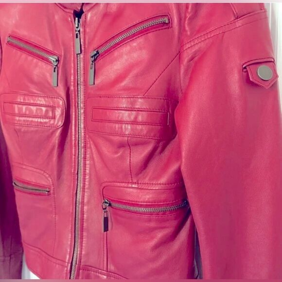 Women's Vintage RED Leather
Moto Jacket By BEBE! Size XS;NWOT! Perfect Condition - Picture 9 of 10